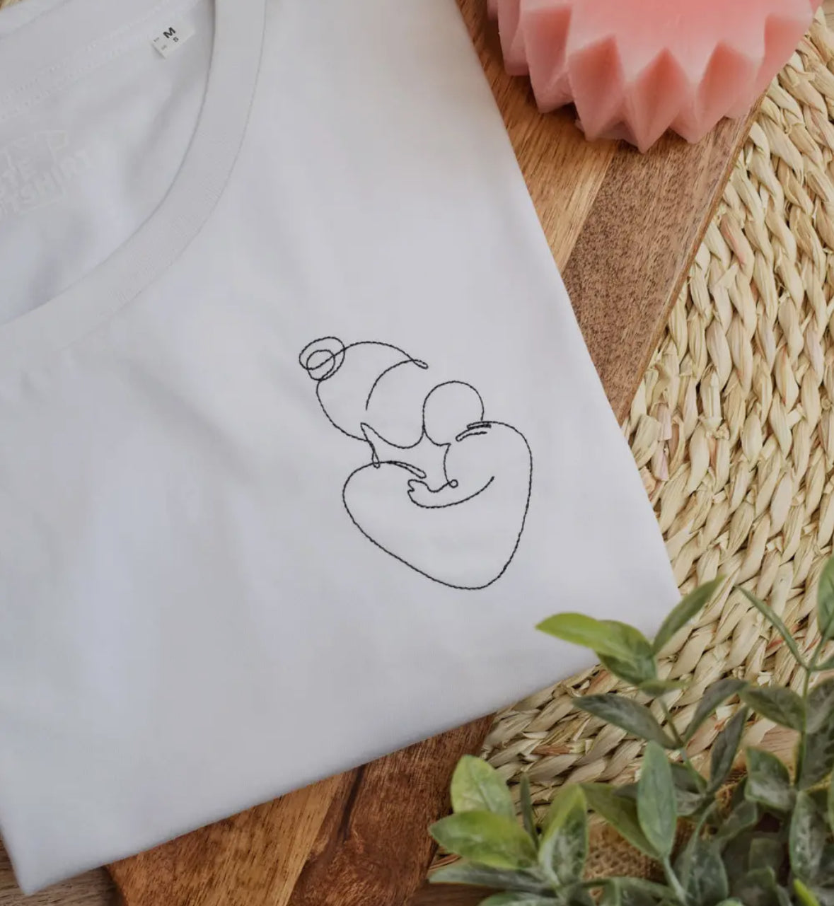 T-shirt d’allaitement brodé - Maman bébé