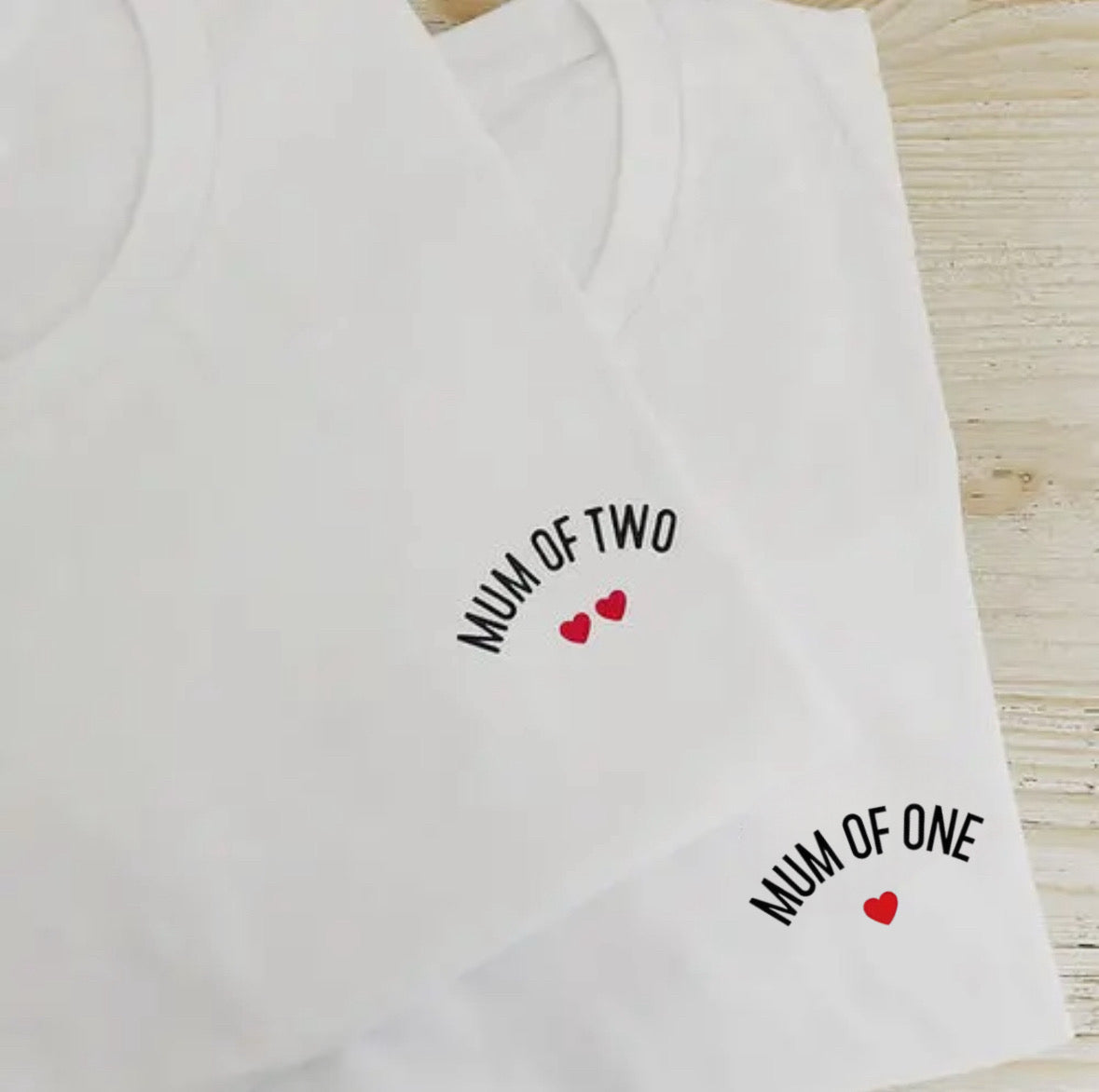 T-shirt d’allaitement - MOM OF ❤️ (personnalisable)
