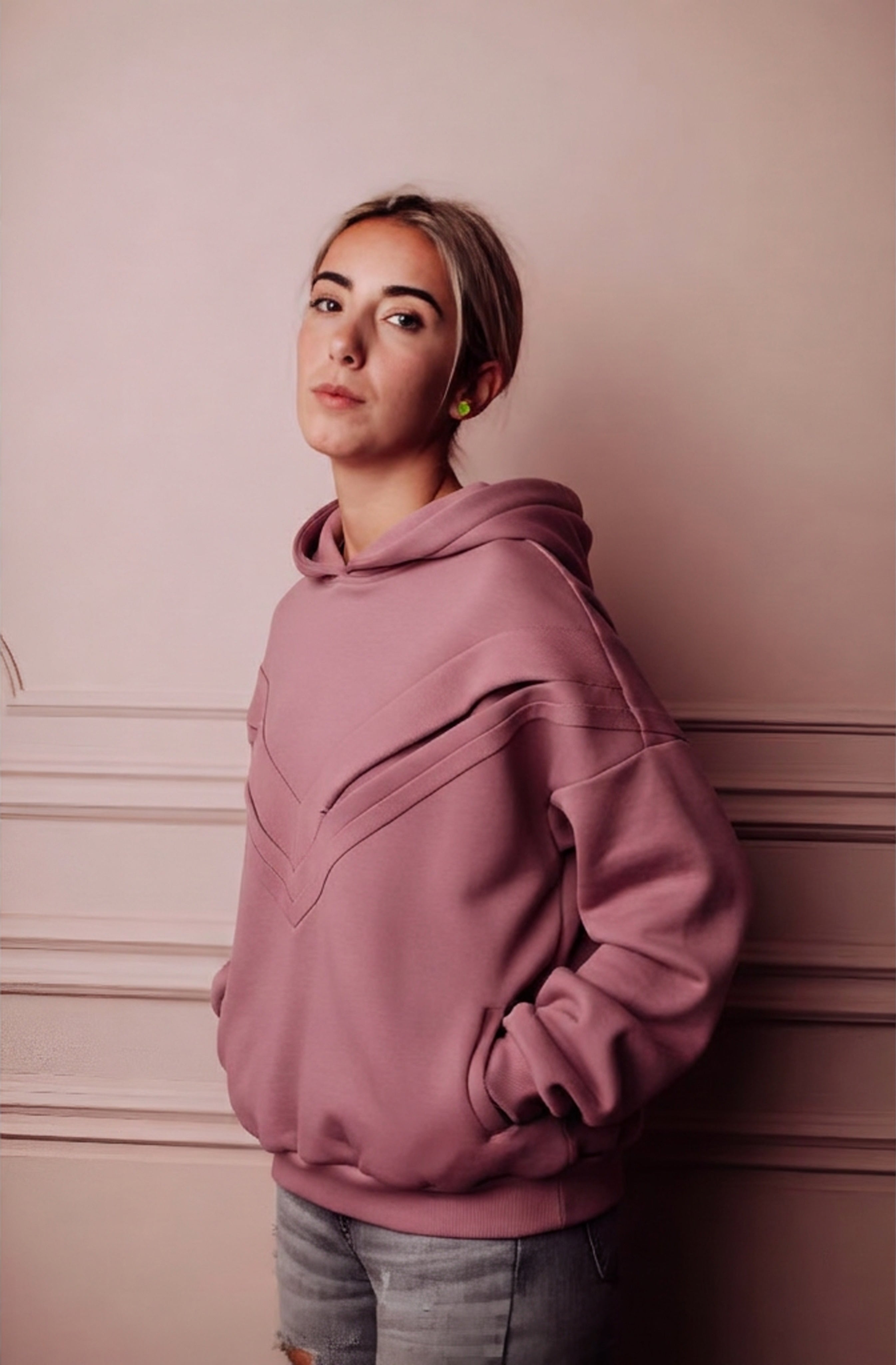 Sweat d’allaitement à capuche – Confort, discrétion et praticité