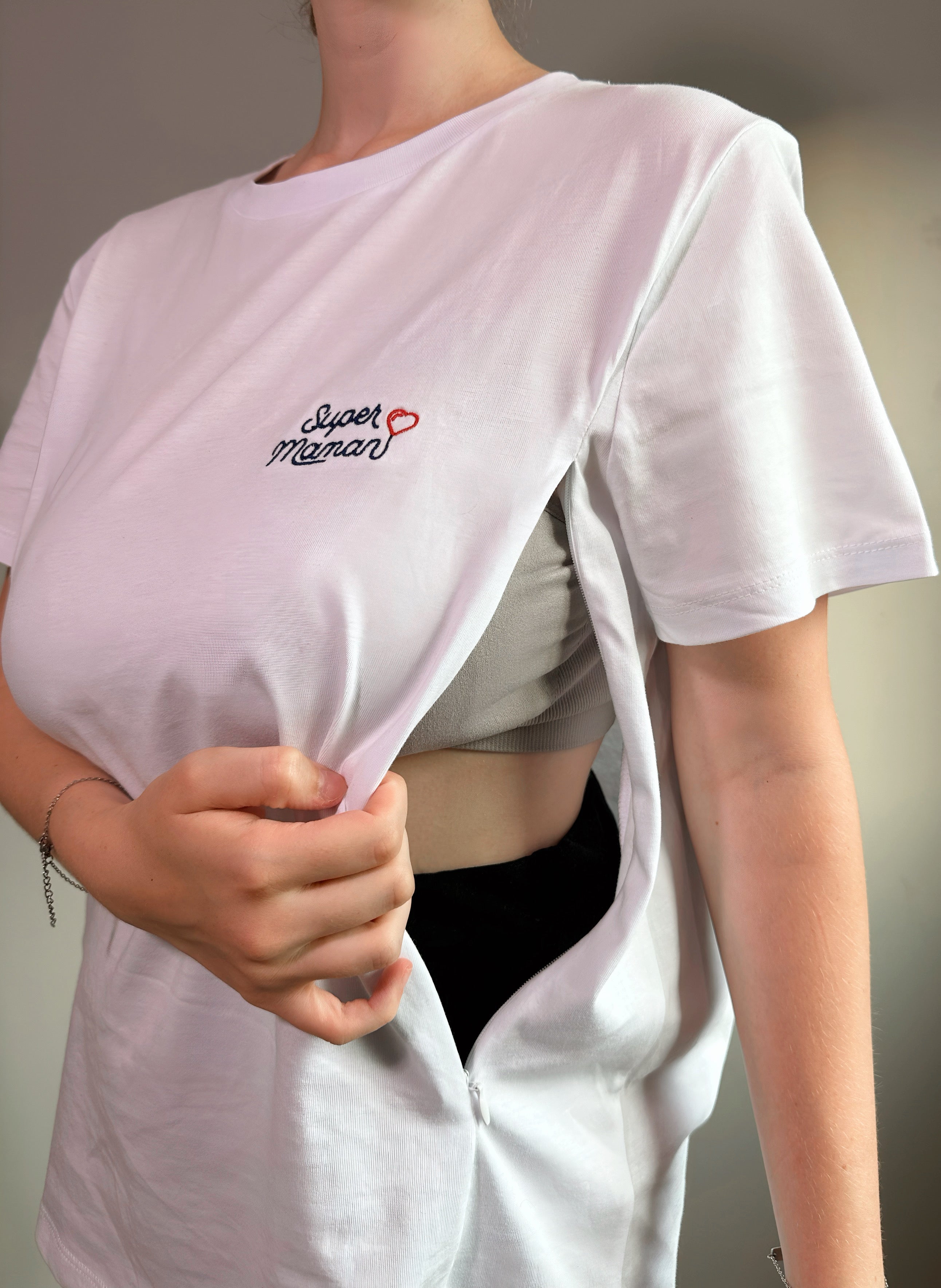 T-shirt d’allaitement brodé - Super Maman